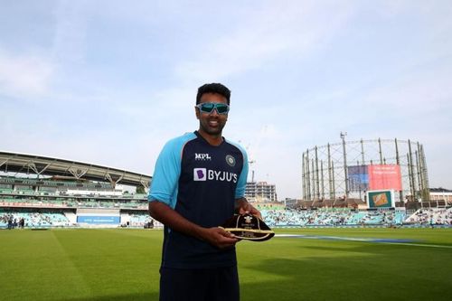 Ravichandran Ashwin with his Surrey cap. (Image: @surreycricket Twitter)