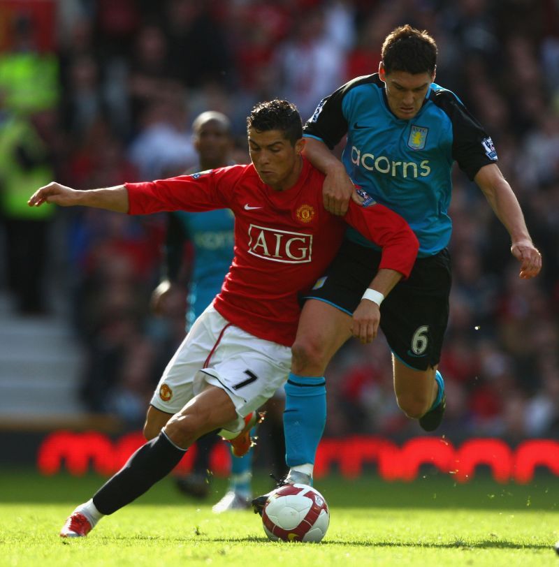 Manchester United v Aston Villa - Premier League