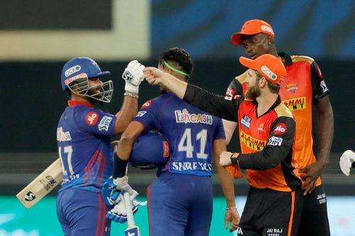 DC and SRH skippers fist-bump after the former's win on Wednesday. (PC: Saikat Das / Sportzpics for IPL)