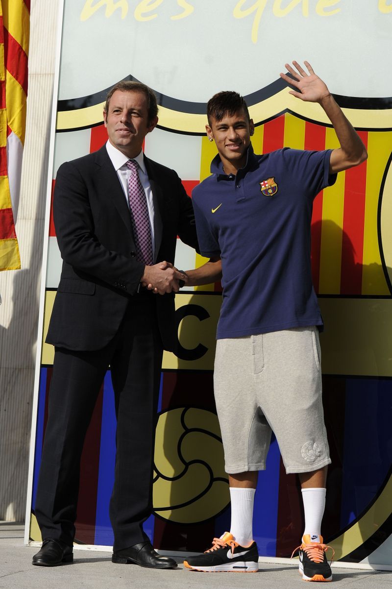 Neymar unveiled as a Barcelona player in 2013