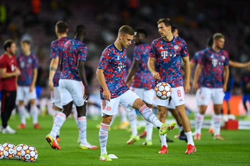 Bayern Münich players warm up ahead of their clash against Barcelona.