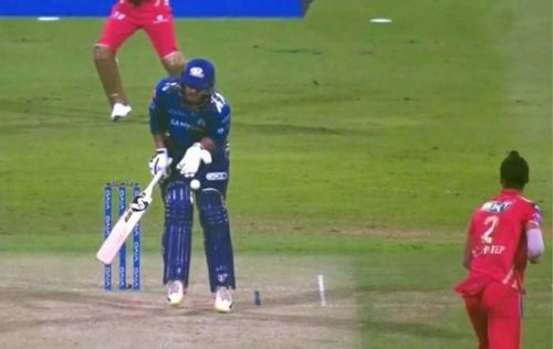 Saurabh Tiwary was hit on the box by Arshdeep Singh's throw