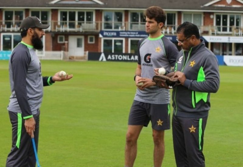 Misbah-ul-Haq (left), Shaheen Afridi (centre) and Waqar Younis. Pic: Shaheen Afridi/ Twitter