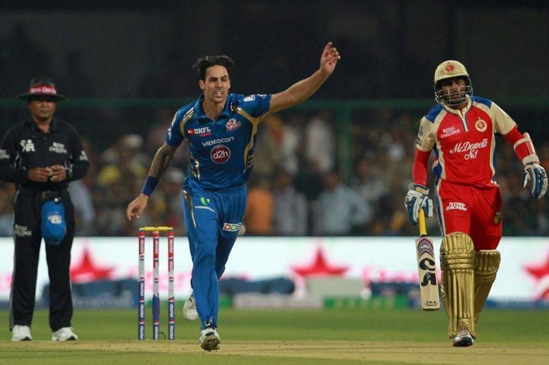 TM Dilshan (standing at non-striker&#039;s end) had a tough time facing the Mumbai Indians bowlers in IPL matches (Image Courtesy: IPLT20.com)