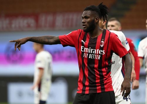 Franck Kessié playing for AC Milan v Cagliari - Serie A