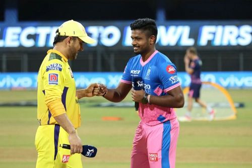 MS Dhoni and Sanju Samson. Pic: IPLT20.COM