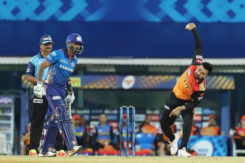 Can Rashid Khan stop the Mumbai Indians from qualifying for IPL 2021 playoffs? (Image Courtesy: IPLT20.com)