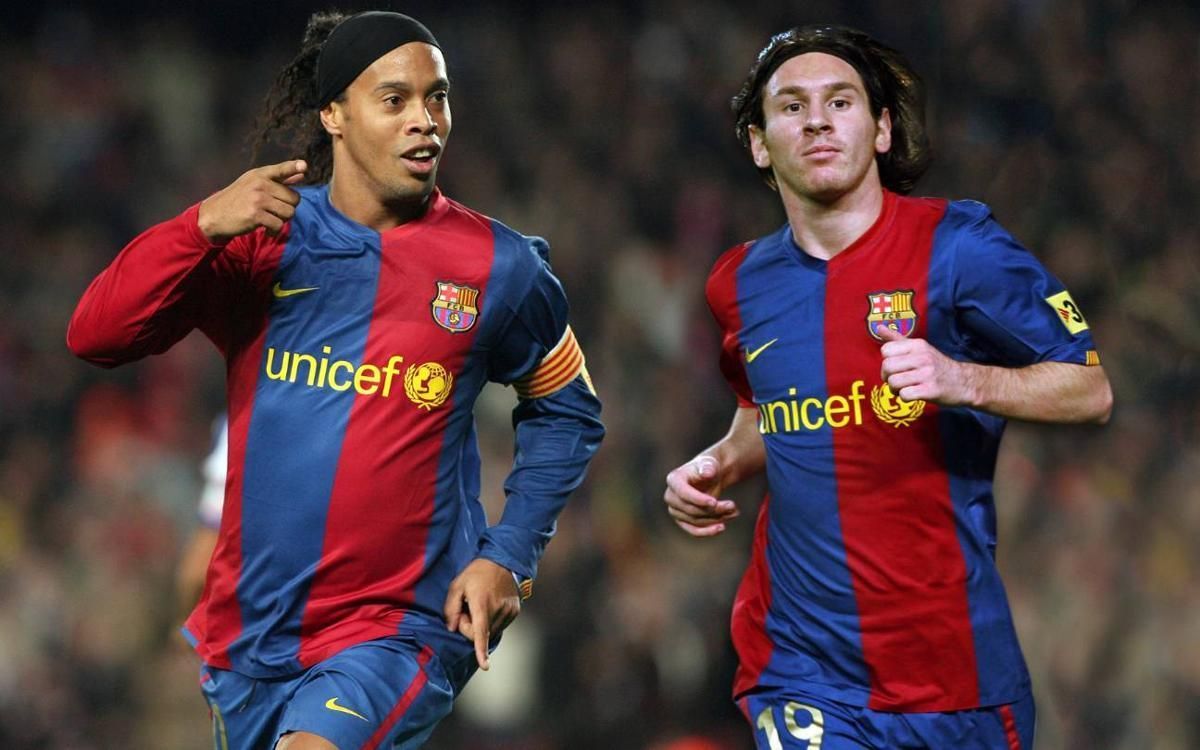 Ronaldinho and Lionel Messi in Barcelona colors.