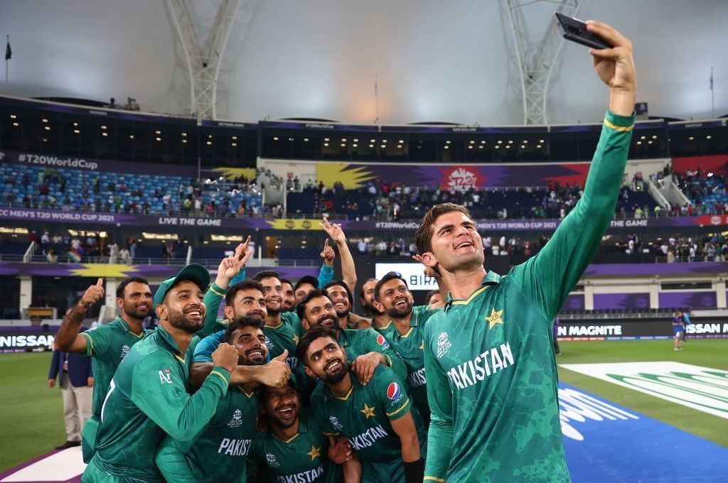 Shaheen Afridi leads the selfie just like he led Pakistan&#039;s bowling attack on Sunday [Image- Twitter]