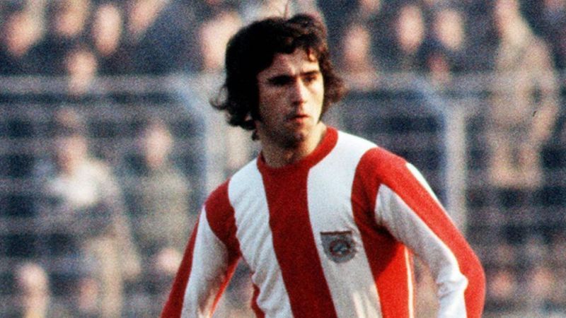 Gerd Muller in action for Bayern Munich.