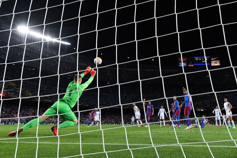 Marc-Andre ter Stegen in action for Barcelona