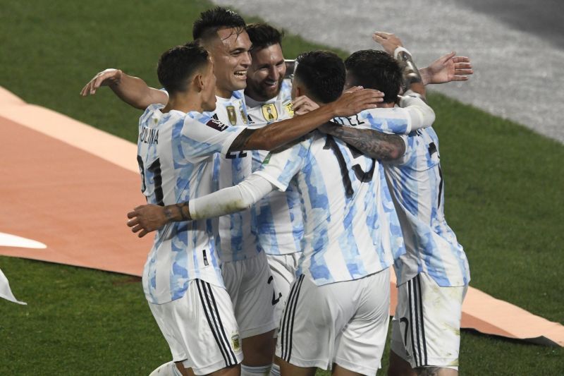 Argentina bounced back from their draw to Paraguay with a resounding victory