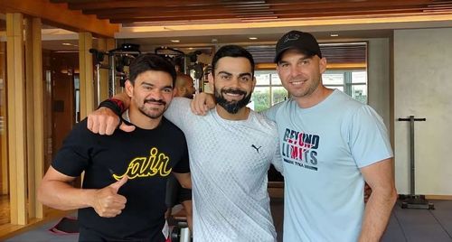 Nick Webb (extreme right) with skipper Virat Kohli