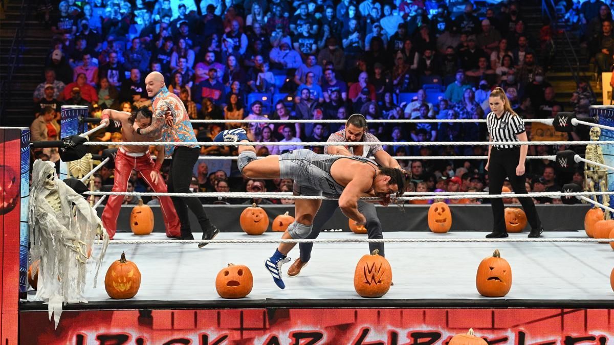 WWE SmackDown में हैप्पी कॉर्बिन ट्रिक &amp; स्ट्रीट फाइट मैच का हिस्सा थे