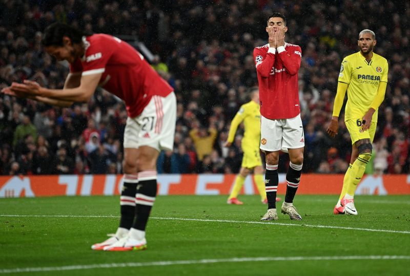 Edinson Cavani gave up the number 7 jersey upon Cristiano Ronaldo's arrival at Old Trafford 