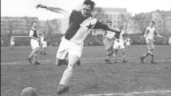 Josef Bican in action for Slavia Prague.