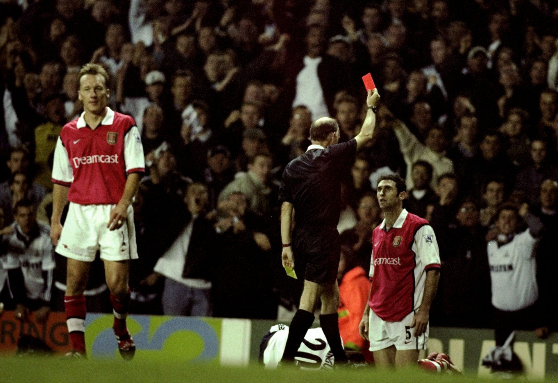 Martin Keown shown a red card