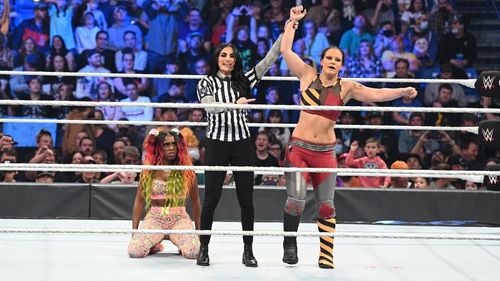 Sonya Deville replaced the referee at the last moment