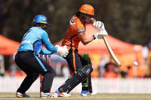 WBBL - Perth Scorchers vs Sydney Strikers