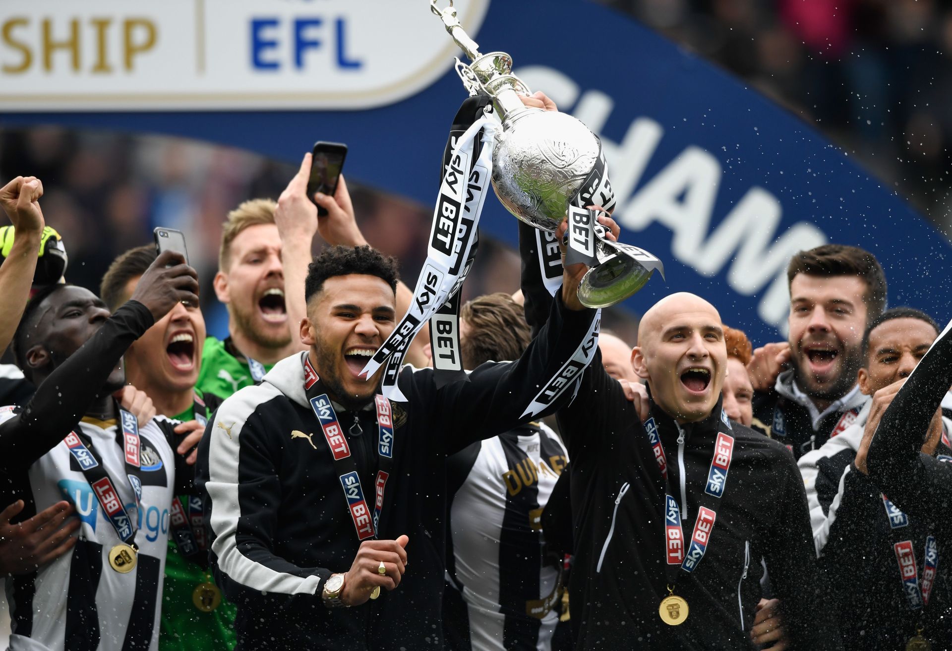 Newcastle United v Barnsley - Sky Bet Championship