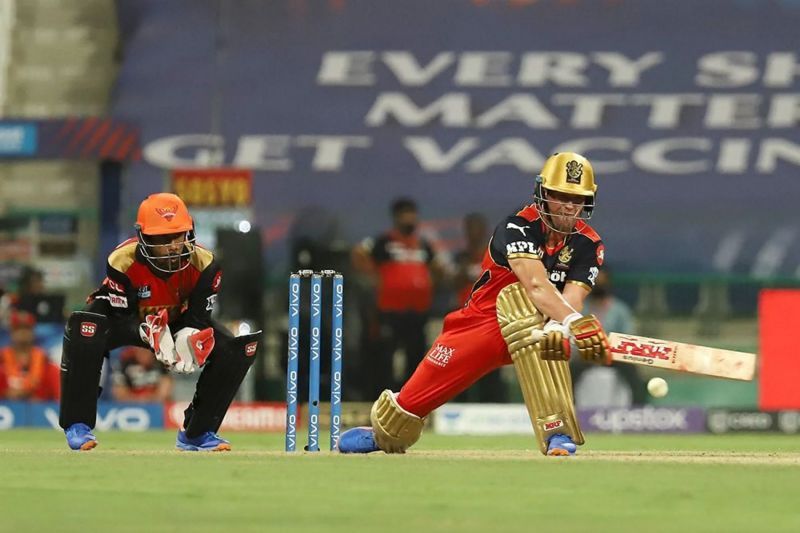 AB de Villiers plays the reverse sweep. Pic: IPLT20.COM