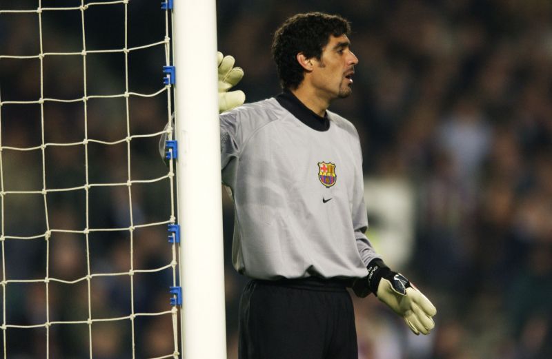 Roberto Bonano in goal for Barcelona