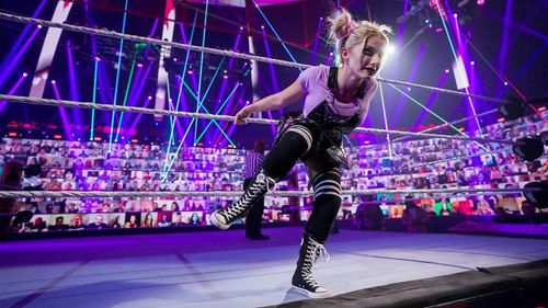 Alexa Bliss performing on Monday Night RAW