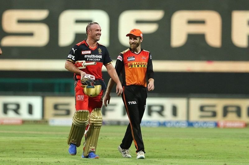 RCB&#039;s AB de Villiers and SRH&#039;s Kane Williamson share a laugh on Wednesday. (PC: IPLT20.com)