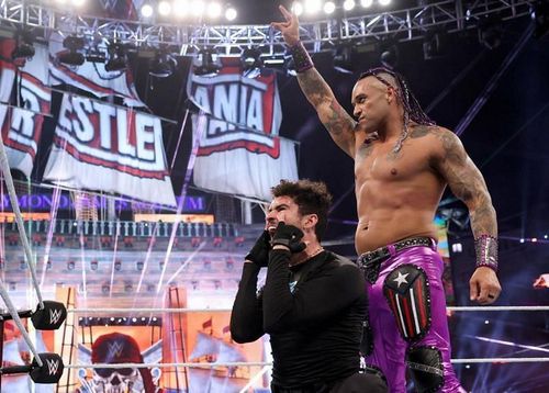 Damian Priest and Bad Bunny had a fantastic match at Wrestlemania 37