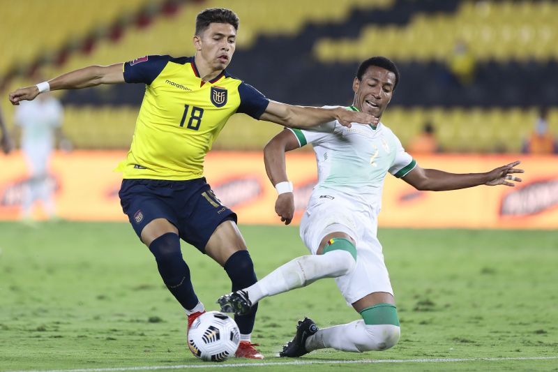 Bolivia take on Peru in a 2022 FIFA World Cup qualifier
