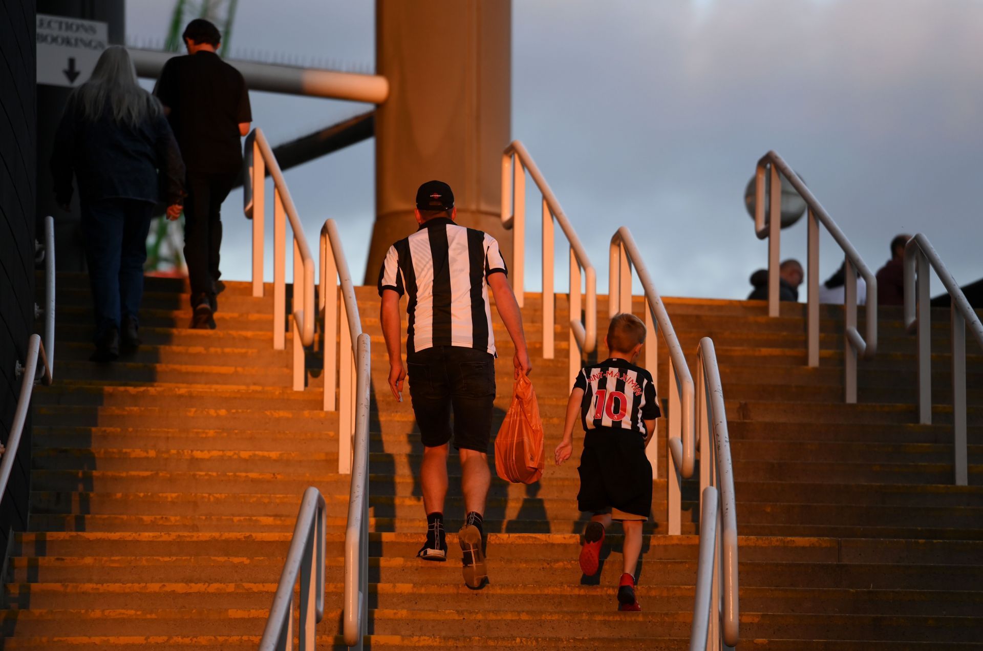 Newcastle United v Leeds United - Premier League