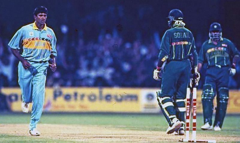 Venkatesh Prasad giving a famous send-off to Aamer Sohail