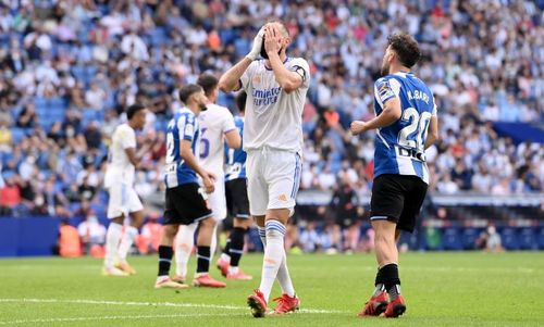 Karim Benzema wears a frustrated look.