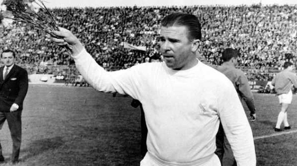 Ferenc Puskas bagged 14 goals in El Clasico, as also Francisco Gento and Cesar Rodriguez.