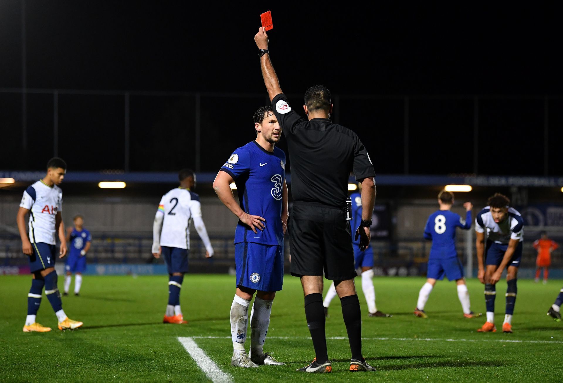 Chelsea&#039;s Danny Drinkwater is sent off.