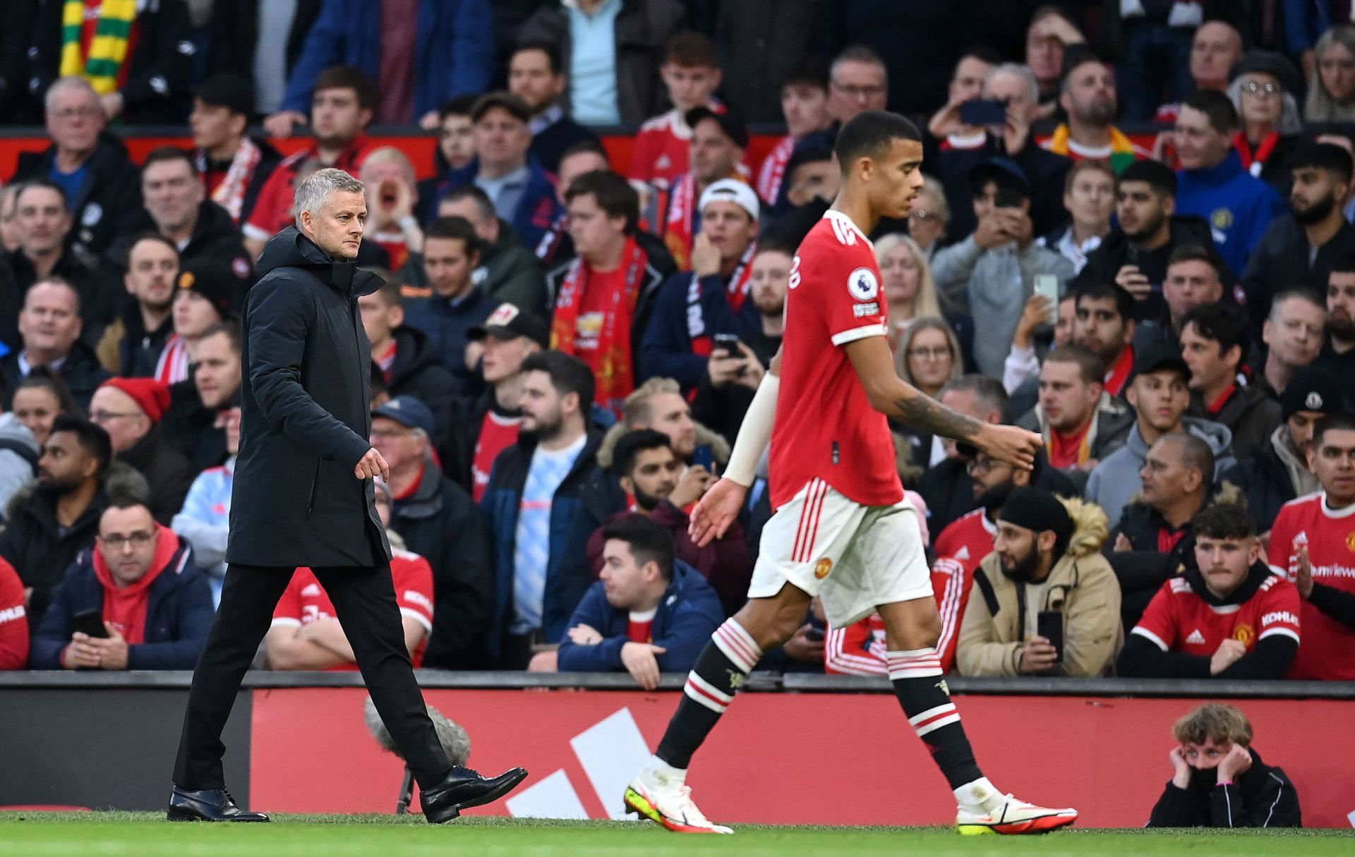 Manchester United&#039;s Mason Greenwood (right) and boss Ole Gunnar Solskjaer (left).