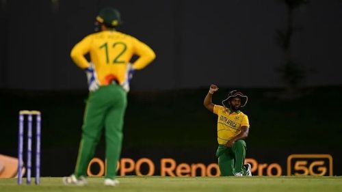 Quinton de Kock (L) didn't take a knee against Australia.