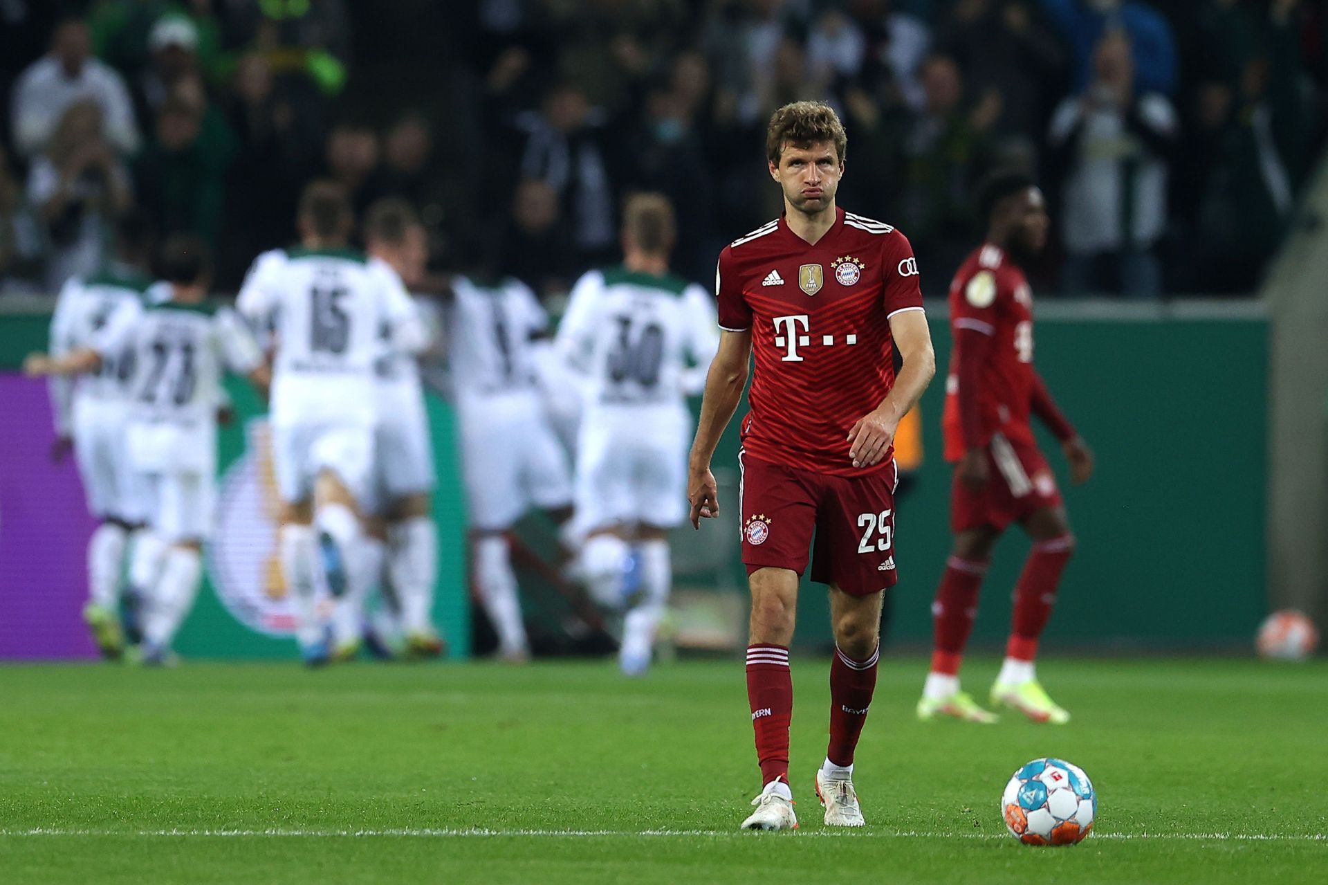 Borussia M&ouml;nchengladbach v Bayern M&uuml;nchen - DFB Cup: Second Round