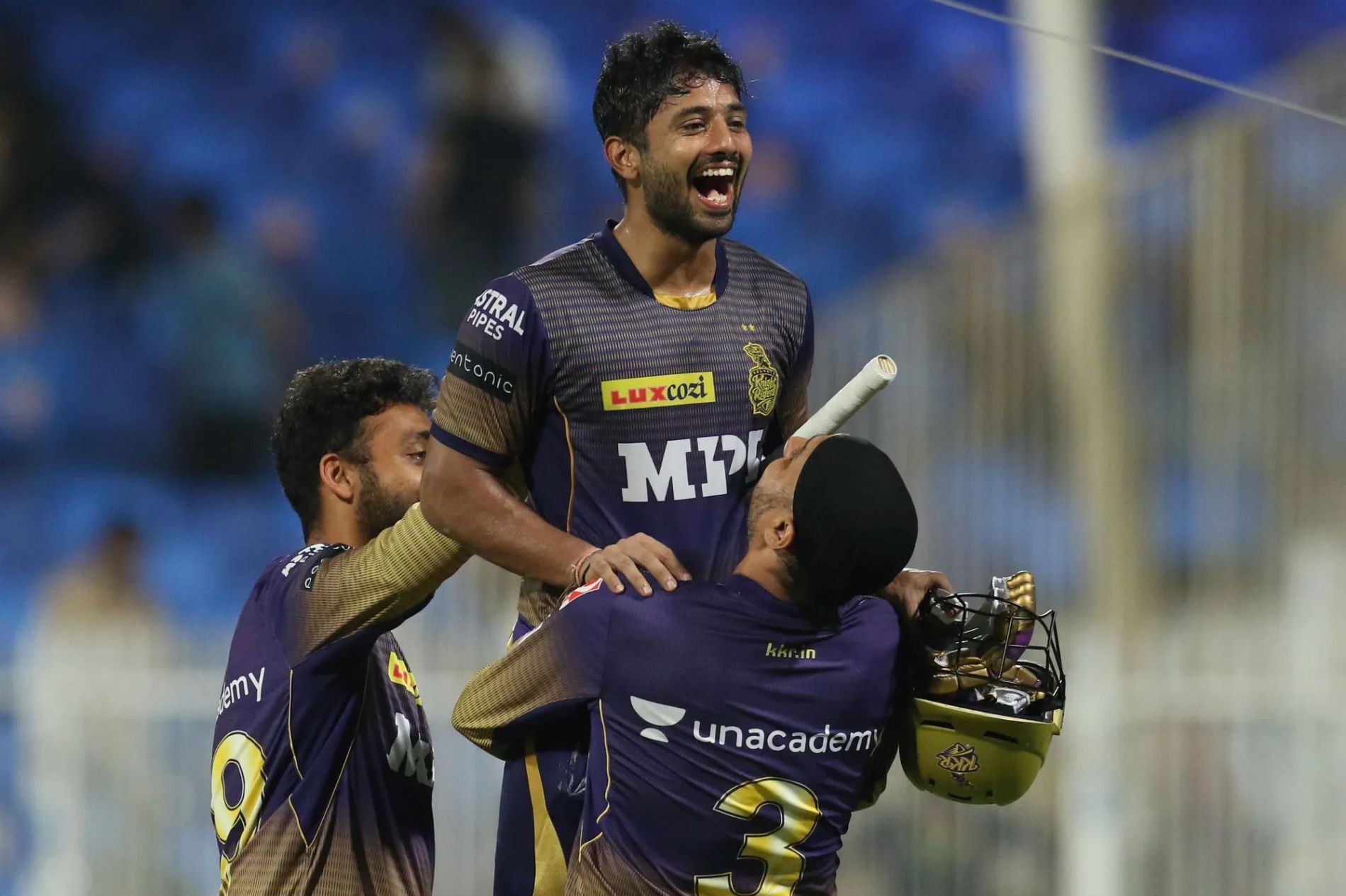 Rahul Tripathi celebrates after hitting the match-winning six off Ravichandran Ashwin in Qualifier 2. Pic: IPLT20.COM