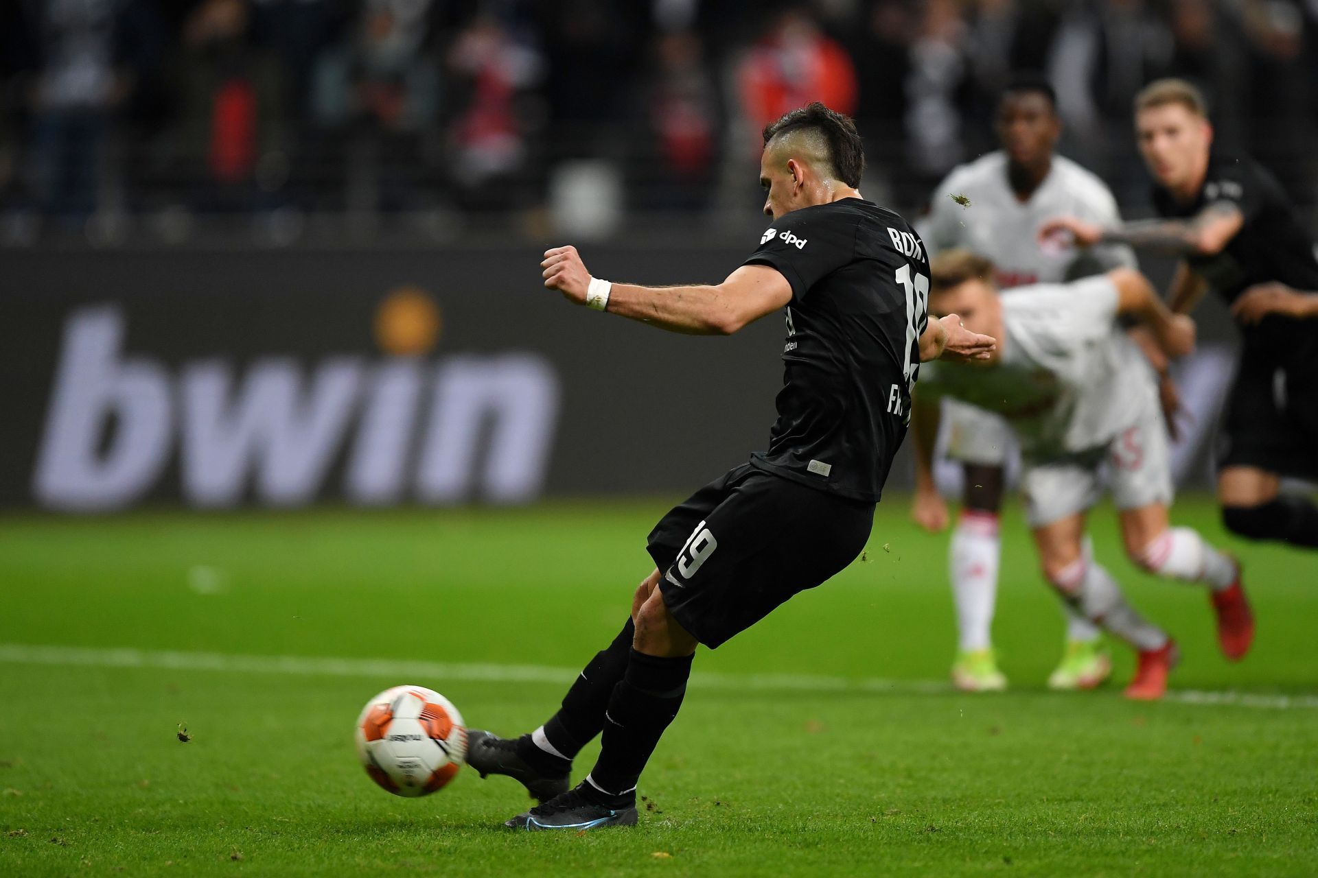 Eintracht Frankfurt take on Bochum in a Bundesliga game on Sunday