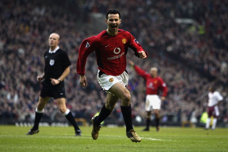 Ryan Giggs of Manchester United celebrates scoring the opening goal of the match