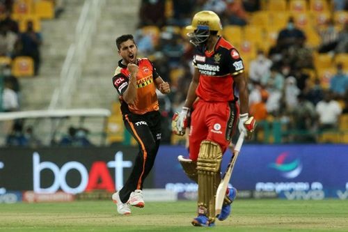 SRH pacer Umran Malik celebrates his maiden IPL scalp. Pic: IPLT20.COM