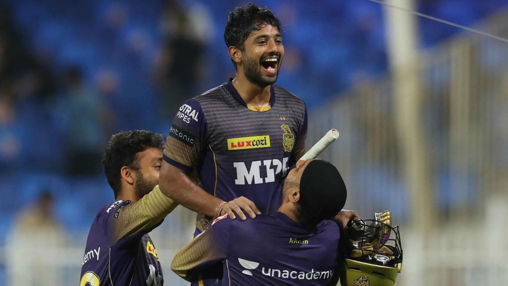 Rahul Tripathi receives the adulation of KKR teammates after the win over DC. (PC: IPLT20.com)