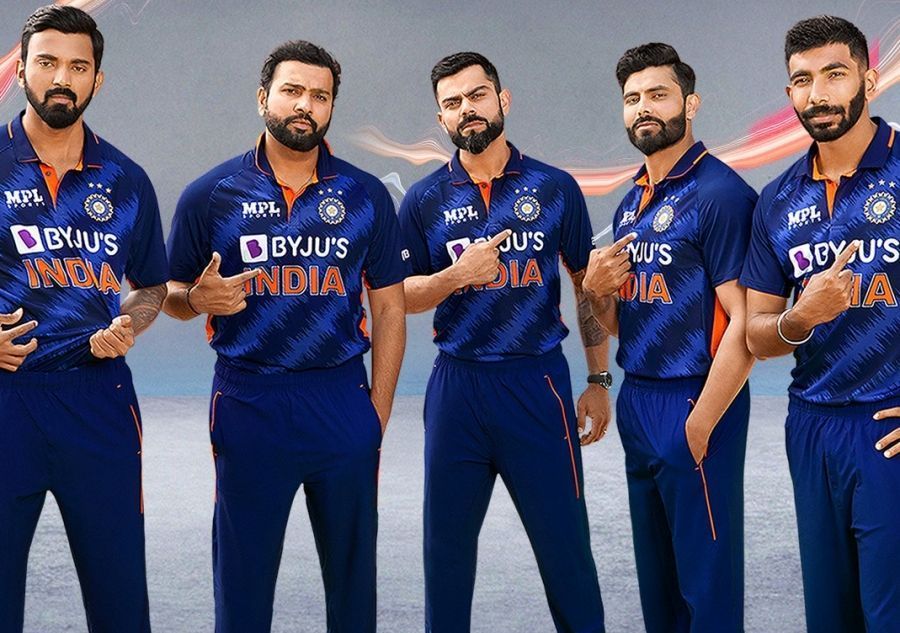 Team India members pose with their T20 World Cup 2021 jersey. Pic: BCCI