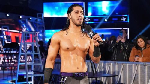 Mustafa Ali had some strong words for the fans last night