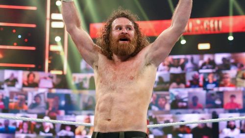 Sami Zayn will face Johnny Knoxville at WrestleMania