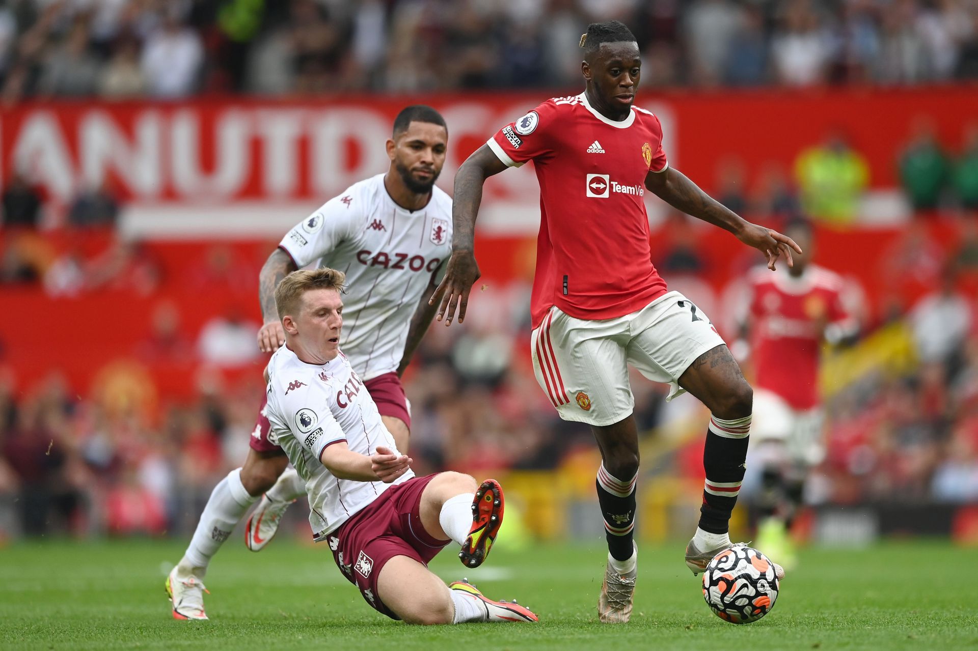 Manchester United v Aston Villa - Premier League