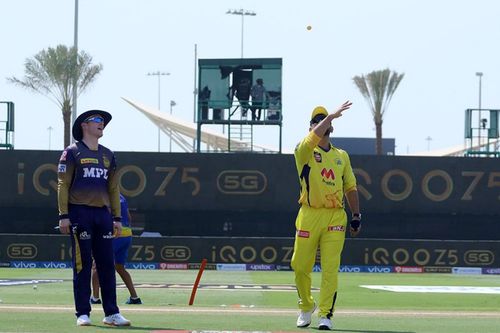 Eoin Morgan and MS Dhoni. Pic: IPLT20.COM