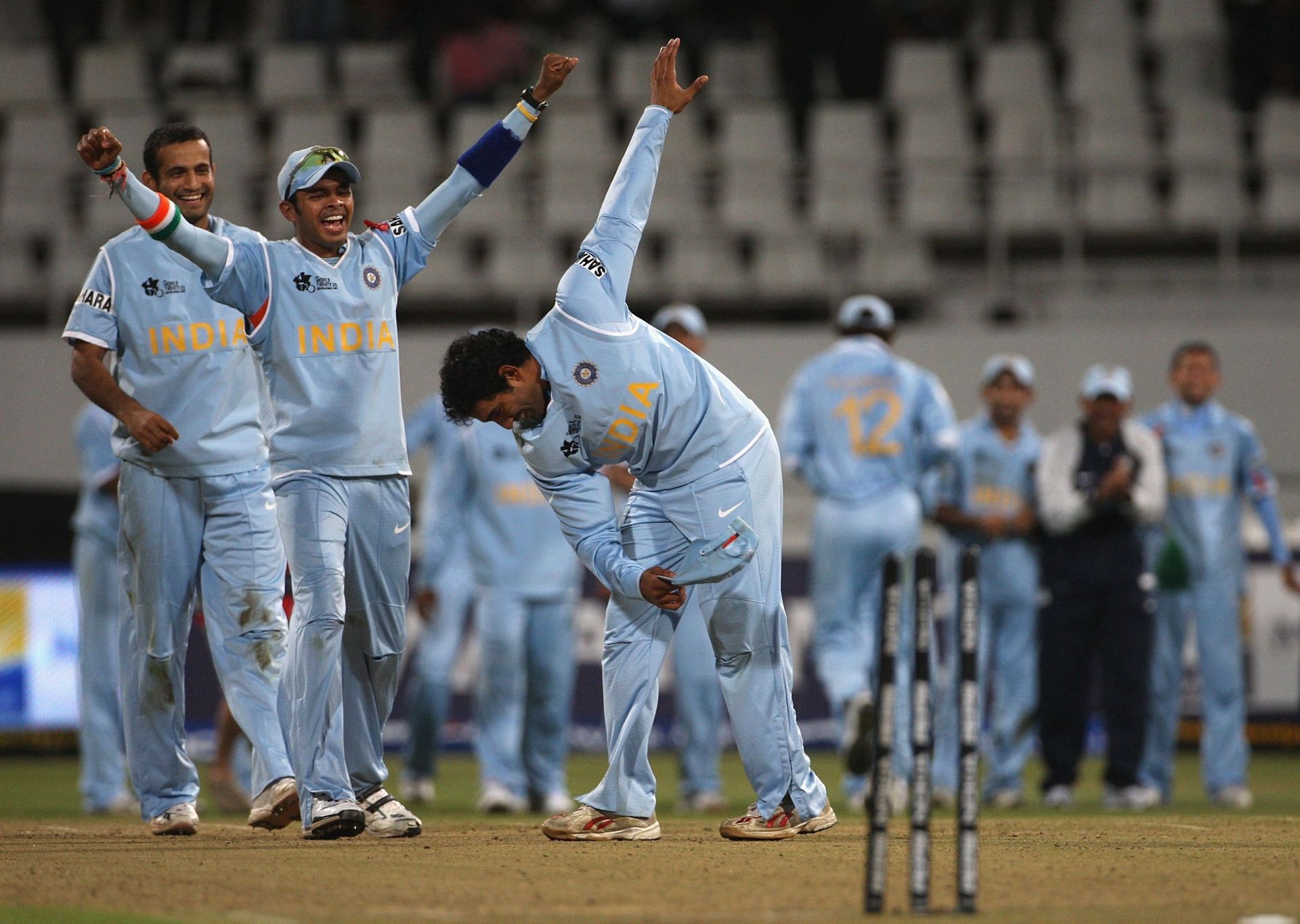 Robin Uthappa takes a bow after hitting the stumps during the bowl-out against Pakistan. Pic: Getty Images