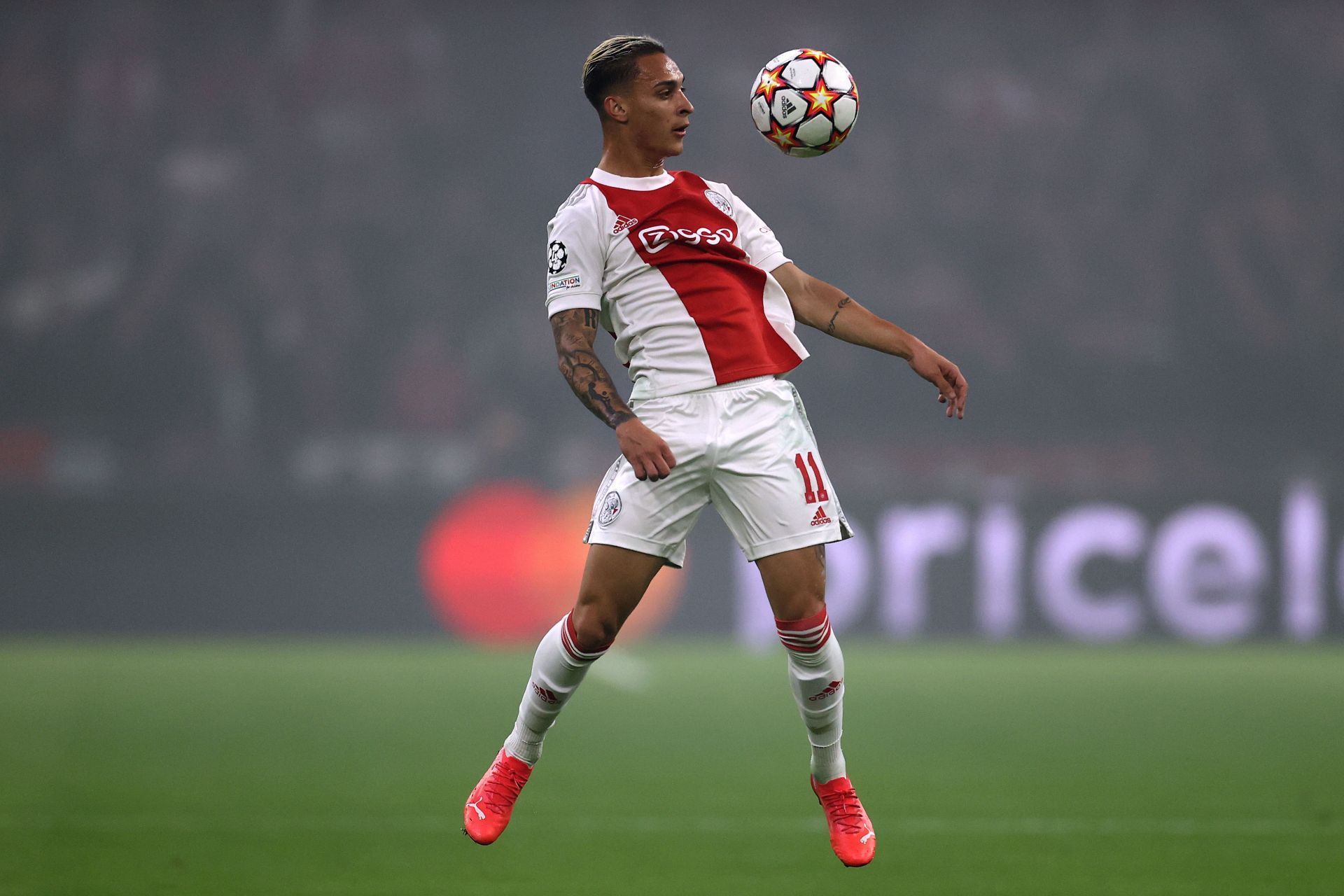 Antony is Ajax&#039;s most graceful dribbler